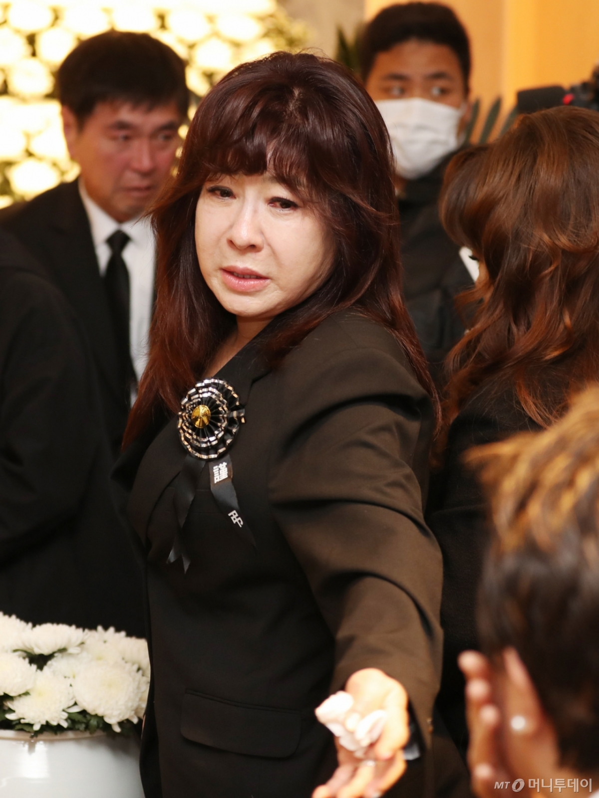 가수 노사연이 2023년 4월 11일 오전 서울 동작구 흑석동 중앙대학교병원 장례식장에서 엄수된 가수 고(故) 현미(본명 김명선) 영결식에서 슬픔에 잠겨 있다. /사진=머니투데이 DB