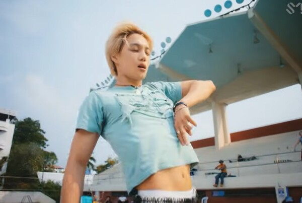 카이 / 사진='Adult Swim' 뮤직비디오 화면