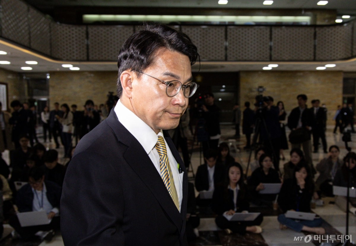 윤상현 국민의힘 의원이 4일 오후 서울 여의도 국회에서 열린 의원총회에 참석하고 있다. 2025.4.4/사진=뉴스1 /사진=(서울=뉴스1) 이재명 기자