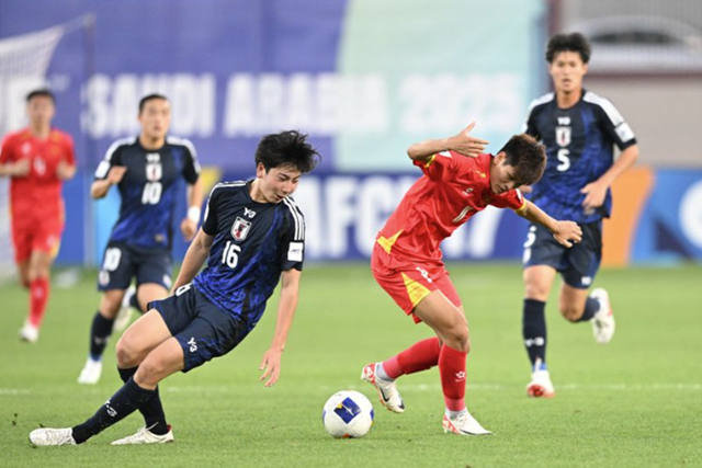일본과 베트남(빨간색 유니폼)의 경기. /사진=아시아축구연맹 홈페이지 캡처