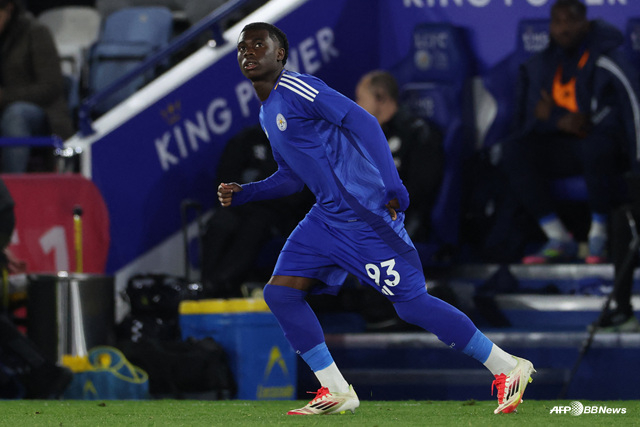 EPL 데뷔전을 치른 16살 공격수 레스터시티의 제레미 몽가. /AFPBBNews=뉴스1