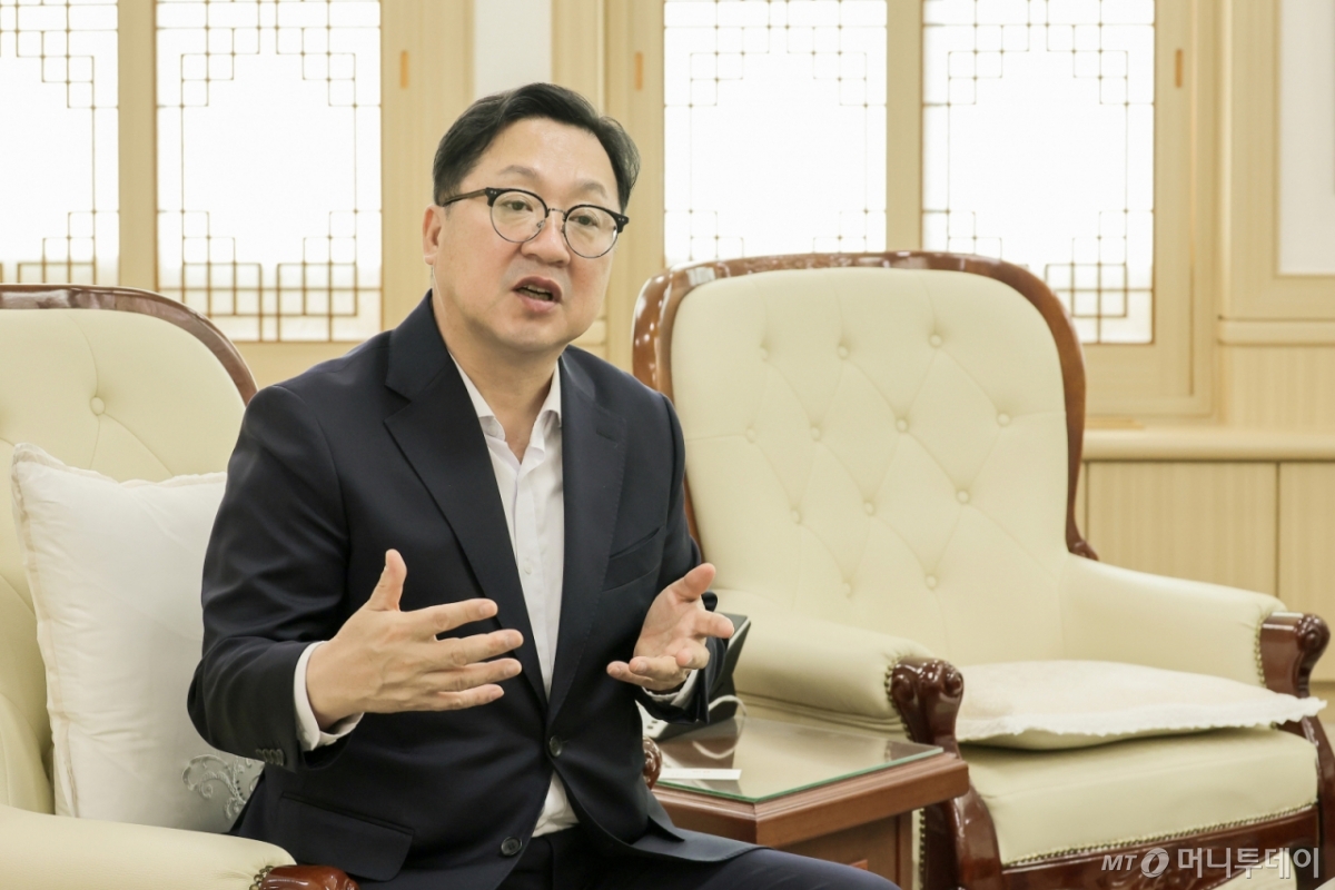 이장우 대전시장이 머니투데이와 인터뷰하고 있다/사진제공=대전광역시