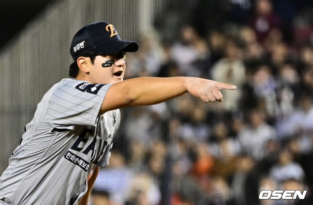 한화 김서현이 8일 잠실 두산전 9회초 올라왔다.