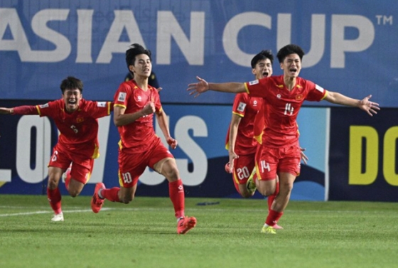 기뻐하는 베트남 선수들. /사진=아시아축구연맹 홈페이지 캡처