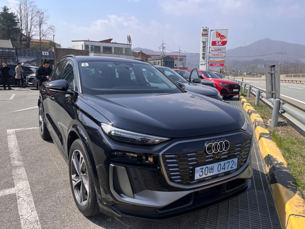 10분만 충전해도 255km...프리미엄 전기 SUV 아우디 Q6-e트론[시승기] - 머니투데이