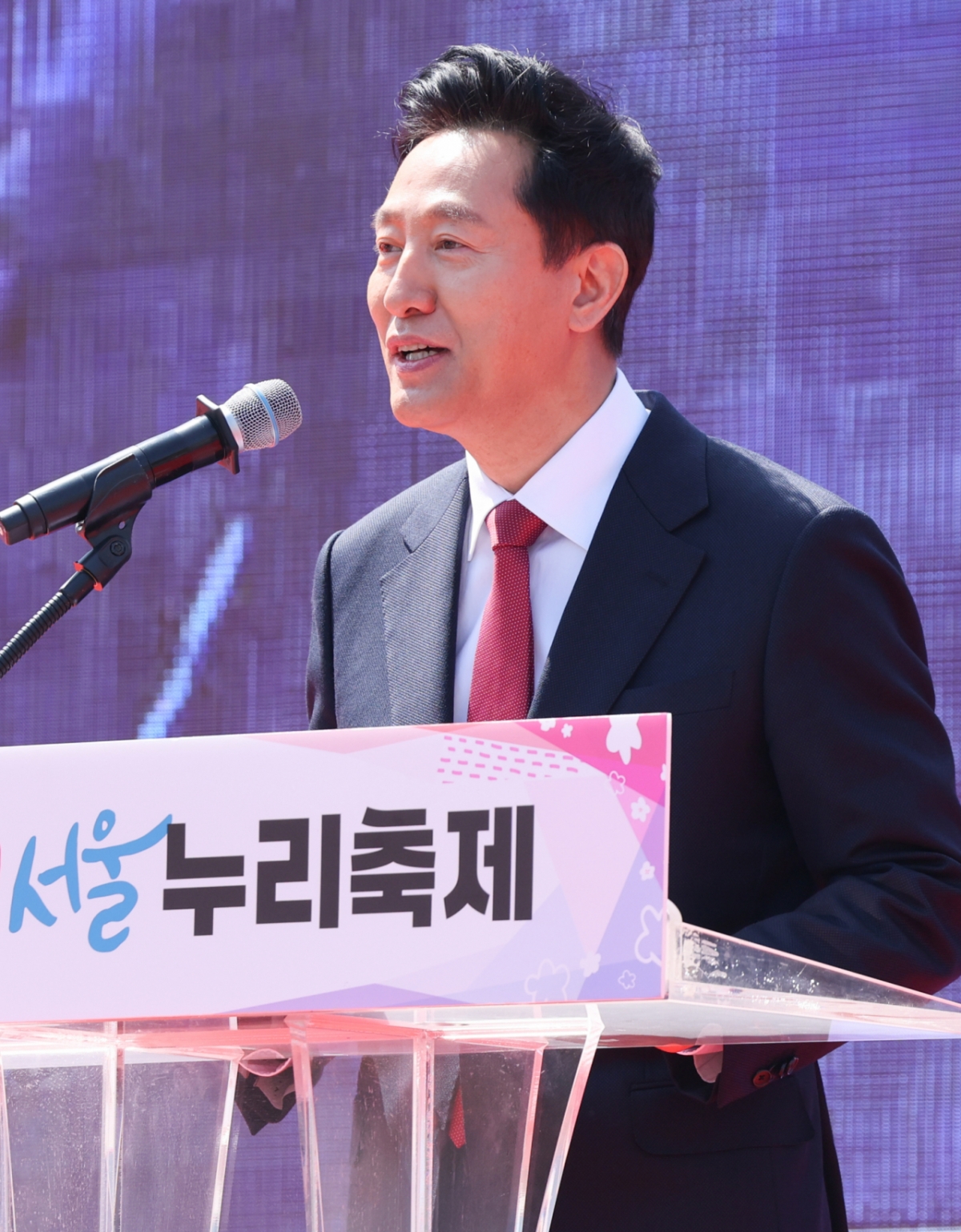 오세훈 서울시장이 지난 11일 서울 여의도공원 문화의 마당에서 열린 2025년 동행서울 누리축제에서 축사를 하고 있다. /사진=뉴스1