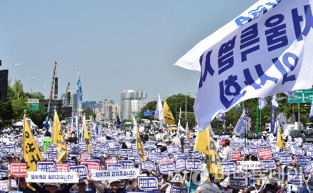 지난해 6월 18일 서울 여의도 환승센터 앞 여의대로 일대에서 개최된 대한의사협회 궐기대회 모습./사진=임한별(머니S)