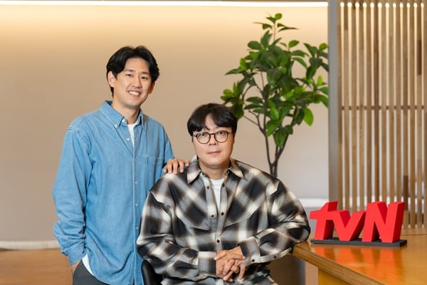 이민수 PD, 신원호 PD./사진=tvN