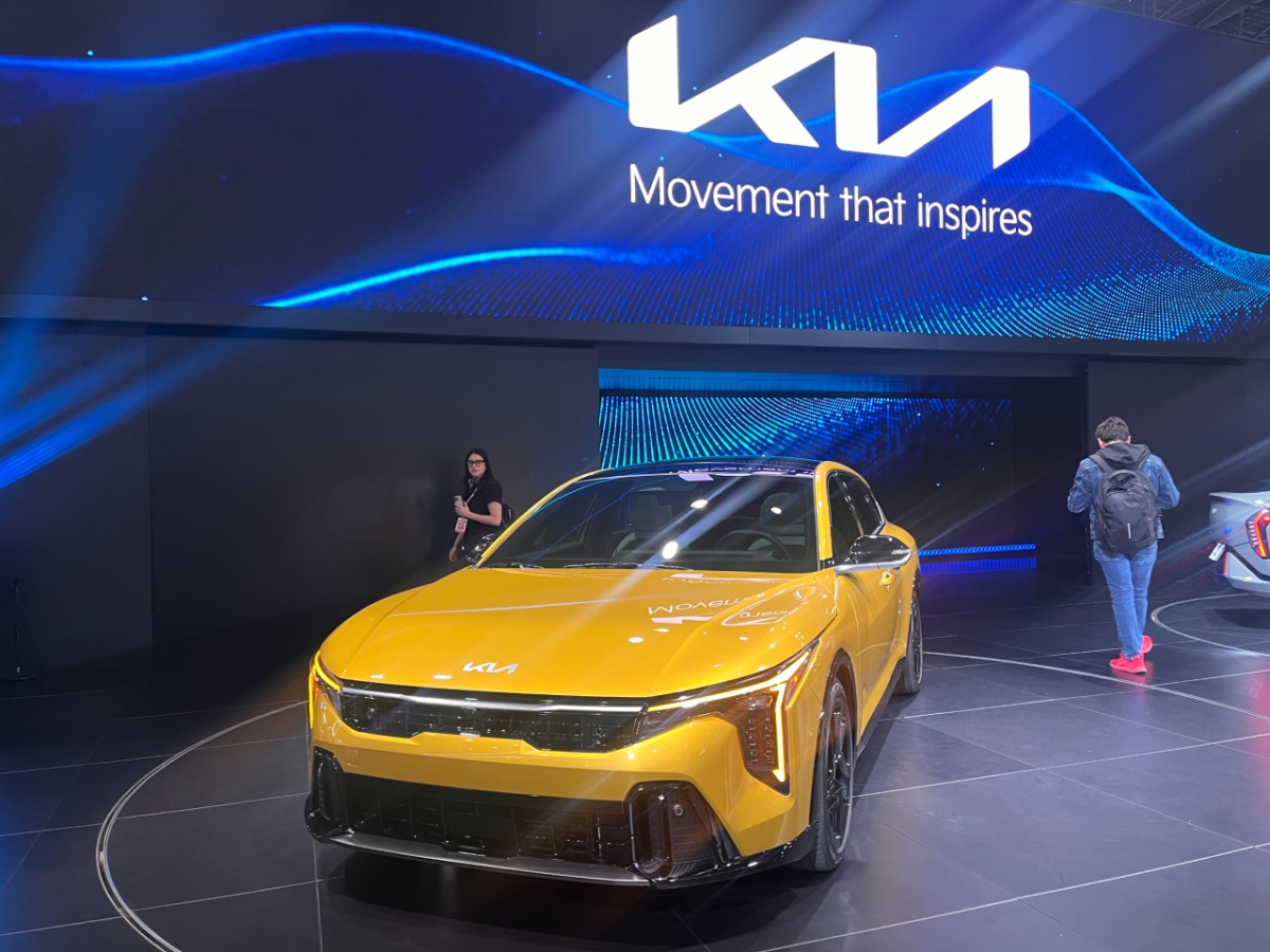 16일(현지시각) '2025 뉴욕 오토쇼'에서 세계 최초로 공개된 'EV4 해치백' 모델/사진= 임찬영 기자