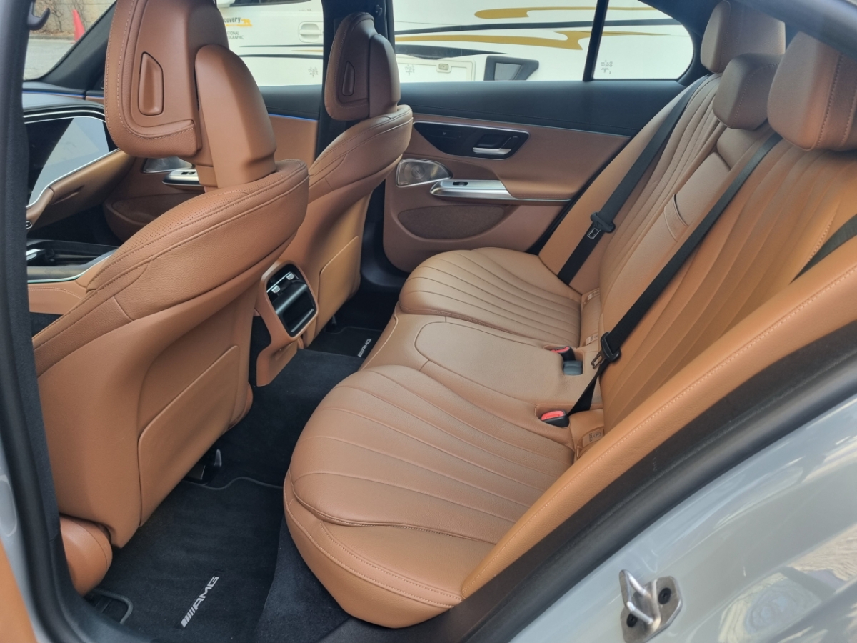 벤츠 E 300 4MATIC AMG 라인. /사진=강주헌 기자