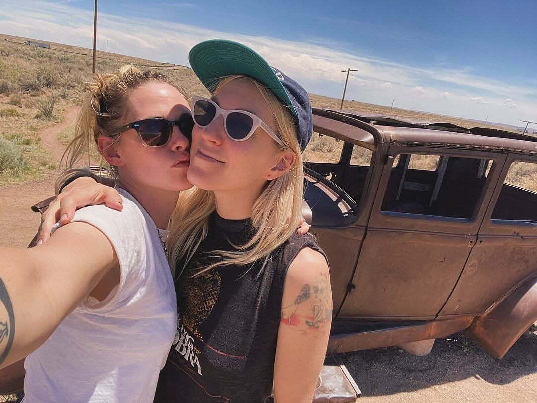 배우 크리스틴 스튜어트와 작가 딜런 메이어가 6년 열애 끝 결혼했다. /사진=인스타그램 갈무리