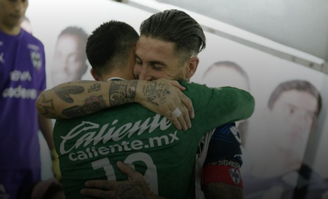 뜨거운 포옹을 나누는 하메스 로드리게스(왼쪽)와 세르히오 라모스. /사진=풋볼레드 캡처