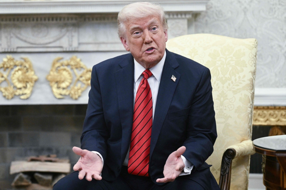 (워싱턴 AFP=뉴스1) = 도널드 트럼프 미국 대통령이 17일(현지시간) 워싱턴 백악관에서 조르자 멜로니 이탈리아 총리와 회담서 "제롬 파월 연준 의장은 나는 잘 맞지 않는다. 내가 그의 사임을 원하면 그는 매우 빨리 물러날 것이다”고 말하고 있다. 2025.04.18  /AFPBBNews=뉴스1