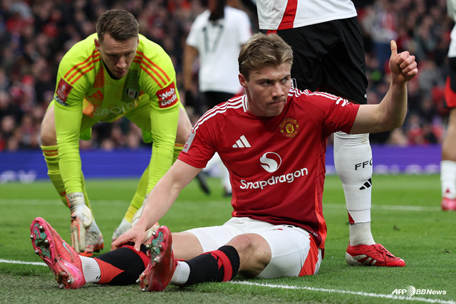 라스무스 호일룬(가운데). /AFPBBNews=뉴스1