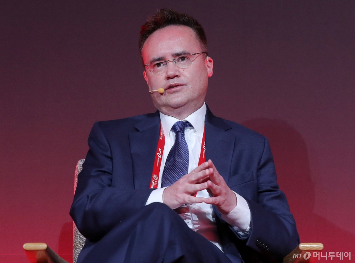 나일 가디너 헤리티지재단 마가렛 대처 자유 센터장이 24일 영등포구 콘래드 서울 호텔에서 머니투데이 주최로 진행된 '2025 키플랫폼' 총회에서 '2001 WTO 질서의 와해: 퍼시픽 포에두스로의 전환'에 대한 대담을 하고 있다. /사진=김창현