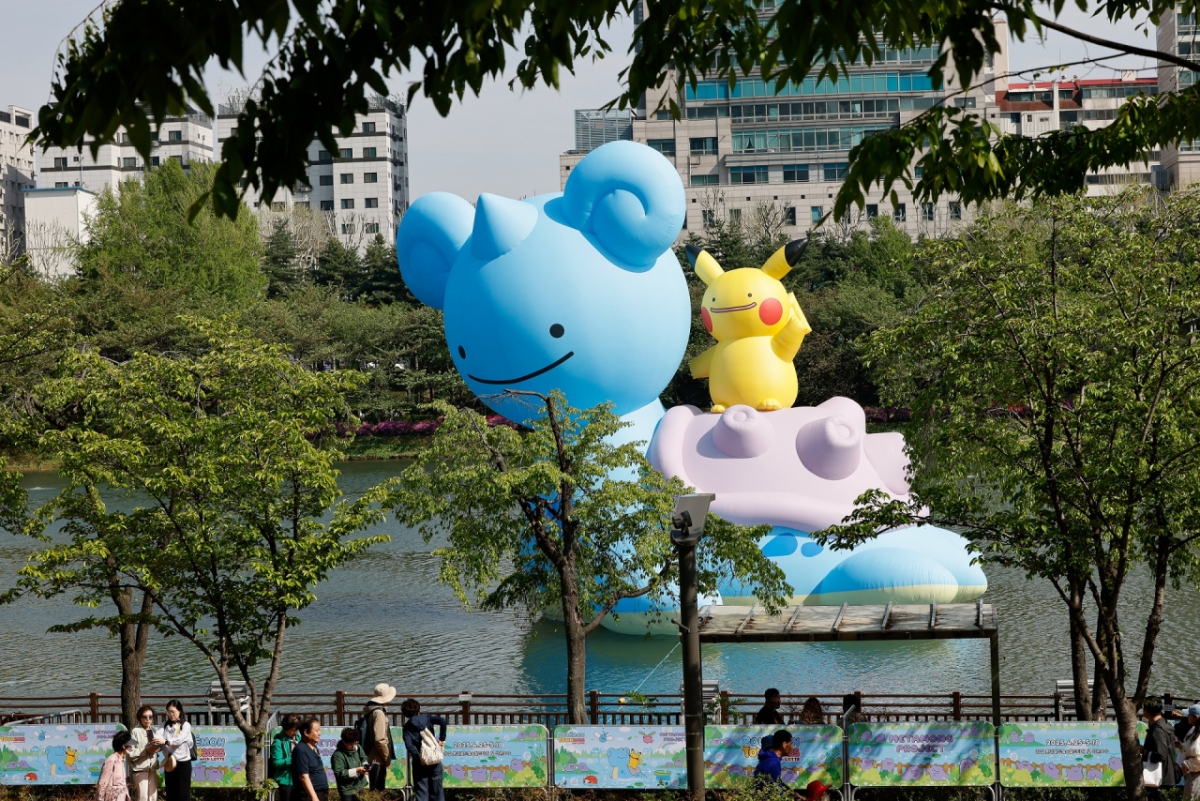 서울 송파구 석촌호수에서 아트벌룬을 전시하고 있다. /사진=서울 송파구청