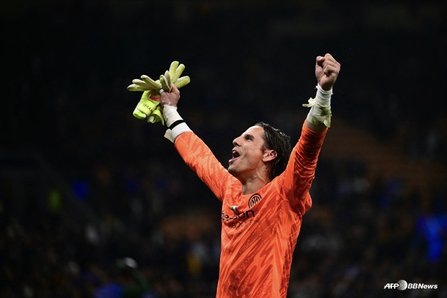 포효하는 얀 좀머. /AFPBBNews=뉴스1