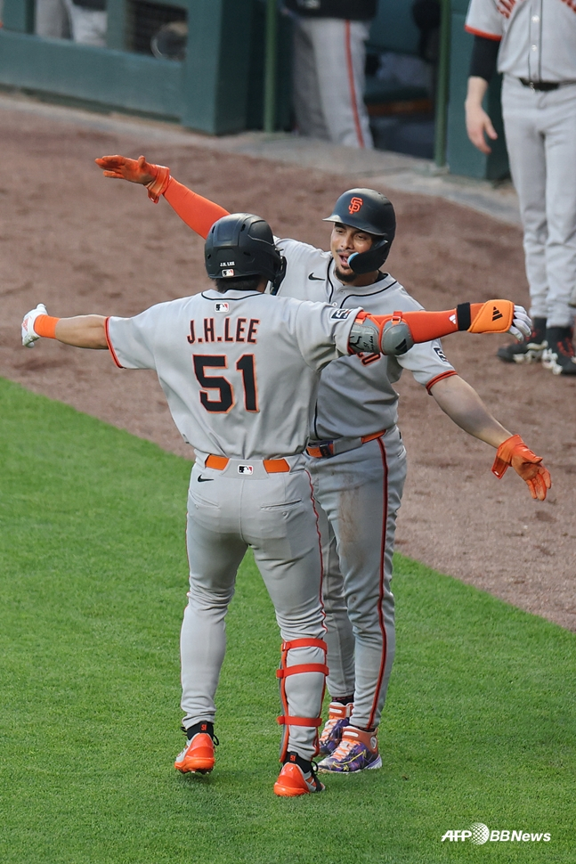 이정후(왼쪽). /AFPBBNews=뉴스1