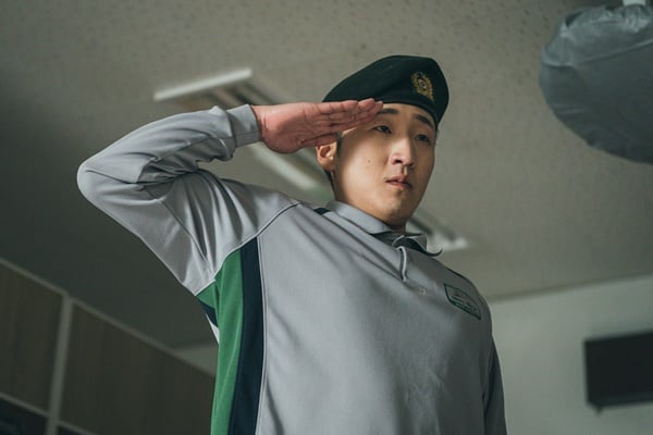 지니 TV 오리지널 드라마 '신병3'의 성윤모 역 김현규./사진=KT 스튜디오 지니