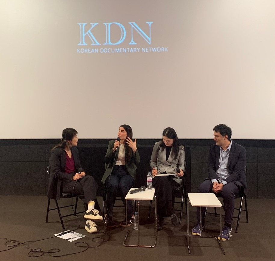 캐나다 출신 자이네 아키올 감독(왼쪽 2번째)이 토크쇼를 하고 있다//사진제공=서울디지털대