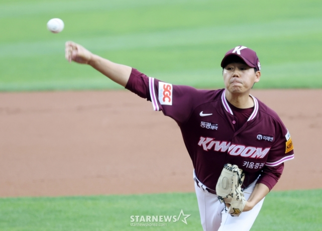 패전 투수가 된 하영민. /사진=김진경 대기자