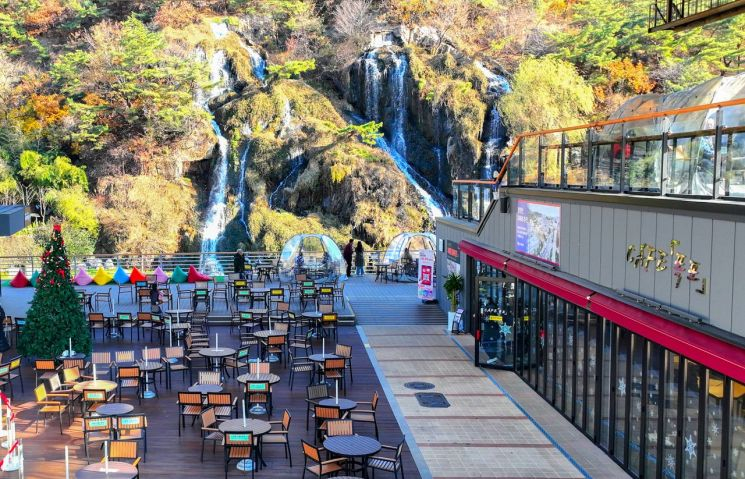 서울 서대문구 ‘카페(CAFE) 폭포’ 전경./사진=서울 서대문구
