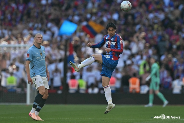 홀란드(왼쪽)와 카마다. /AFPBBNews=뉴스1