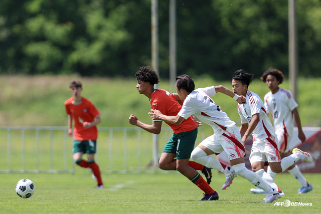 경기에 집중하는 호날두 주니어(왼쪽). /AFPBBNews=뉴스1