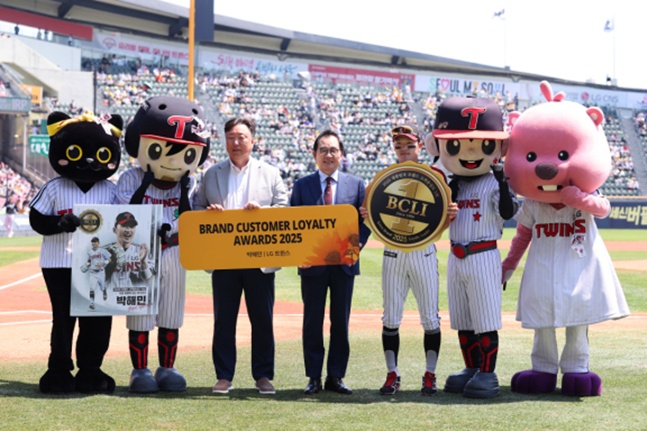 차명석 단장_한국소비자브랜드위원회 윤은기 위원장_박해민.