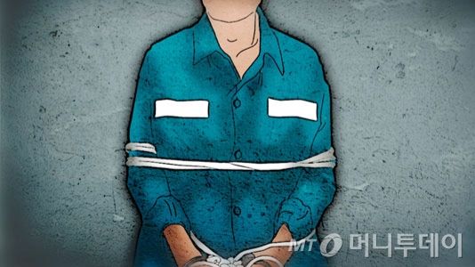 70대 노래방 업주를 때려눕힌 뒤 성폭행까지 한 30대 남성이 중형을 선고받았다. 업주는 폭행 후유증으로 끝내 숨졌다. /사진=임종철 디자인기자