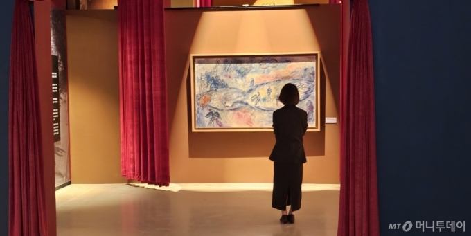 22일 예술의전당 한가람미술관에 마련된 '마르크 샤갈 특별전 : 비욘드 타임' 전시. / 사진 = 오진영 기자