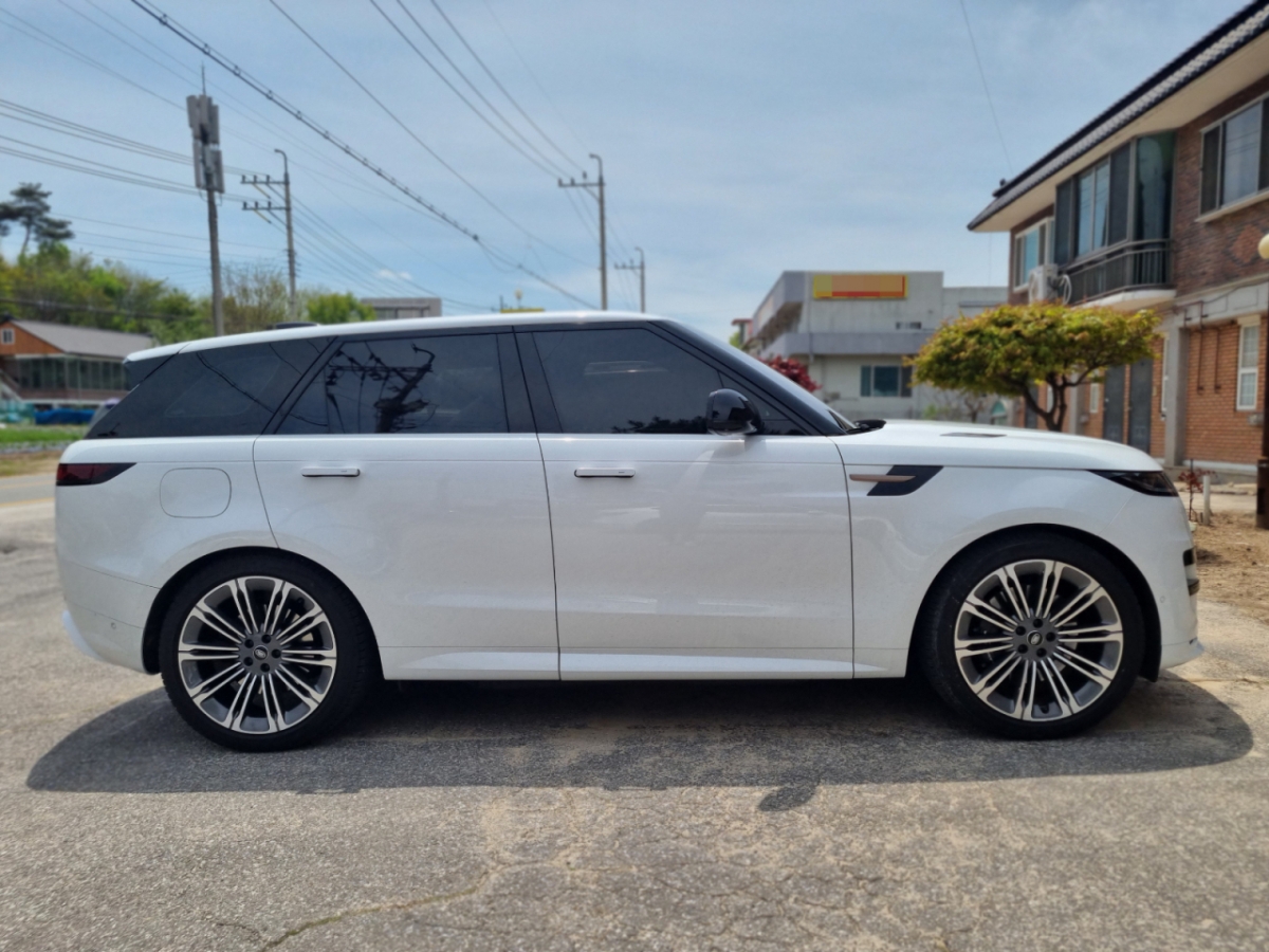 올 뉴 레인지로버 스포츠 P550e 다이내믹 HSE. /사진=강주헌 기자