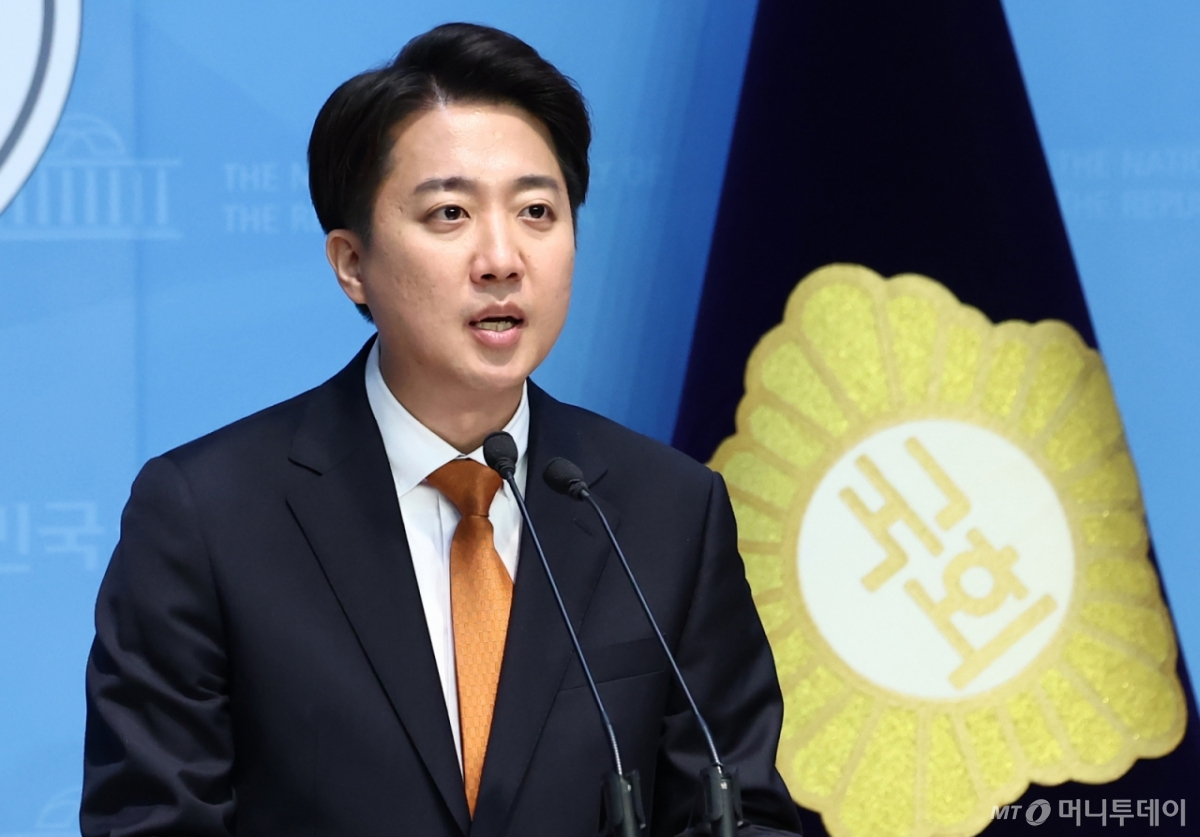 이준석 개혁신당 대통령 후보가 22일 서울 여의도 국회 소통관에서 단일화 관련 긴급 기자회견을 하고 있다. 2025.5.22/사진=뉴스1 /사진=(서울=뉴스1) 김민지 기자