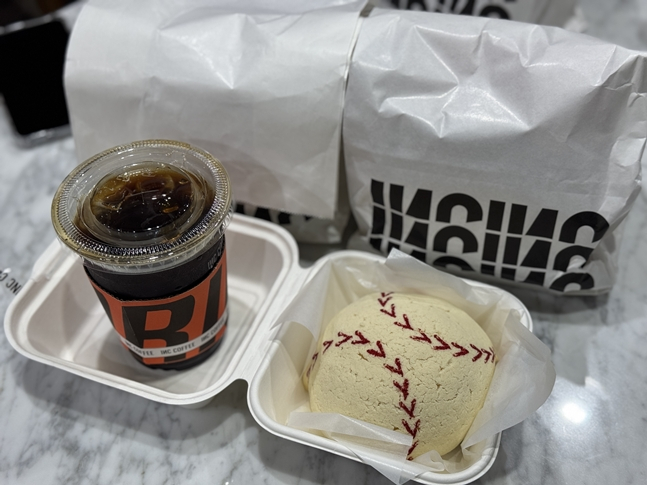 정회열 감독이 협찬한 간식거리. /사진=OK 금융그룹