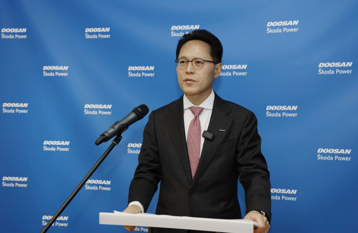 (서울뉴스1) 최동현 기자 = 6일(현지시간) 체코 프라하 증권거래소에서 열린 두산스코다파워 상장 기념식에서 두산에너빌리티 박상현 사장이 기념 축사를 하고 있다.(두산에너빌리티 제공) 2025.2.6/뉴스1  Copyright © 뉴스1. All rights reserved. 무단 전재 및 재배포,  AI학습 이용 금지. /사진=(서울뉴스1) 최동현 기자