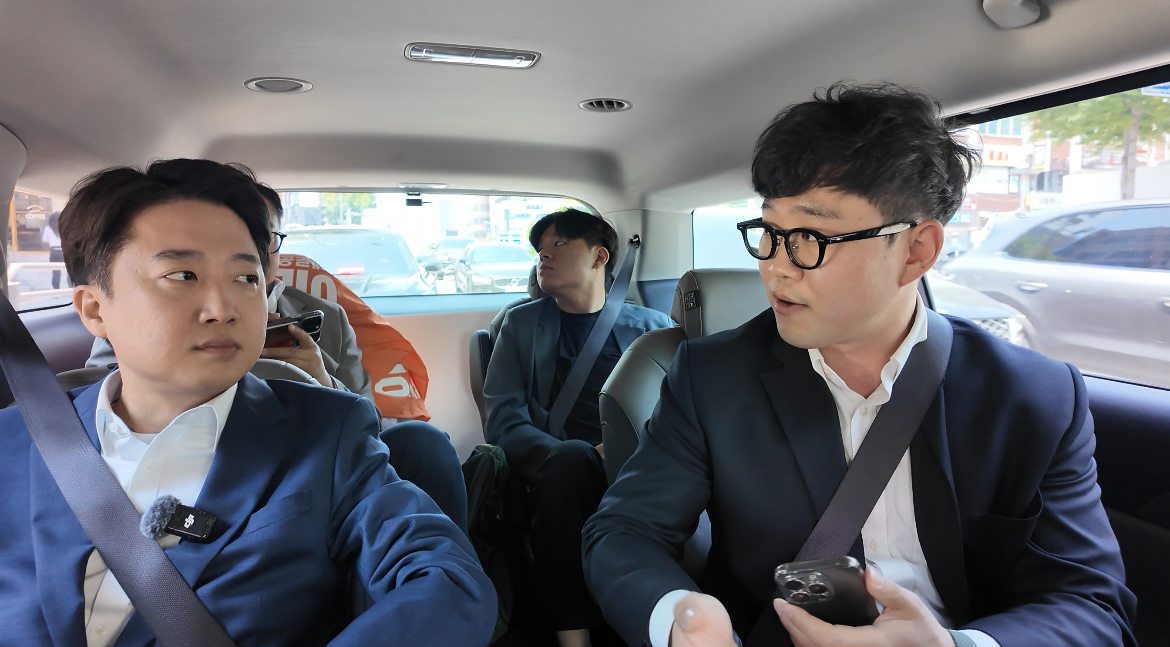 이준석 개혁신당 대선 후보가 25일 머니투데이 더300(the300)과 인터뷰에 응하고 있다. /사진=박소연 기자