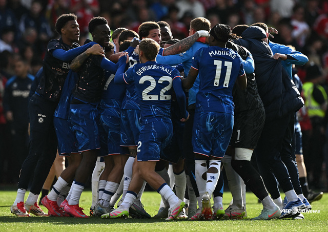 첼시 선수단이 팀 승리에 기뻐하고 있다. /AFPBBNews=뉴스1