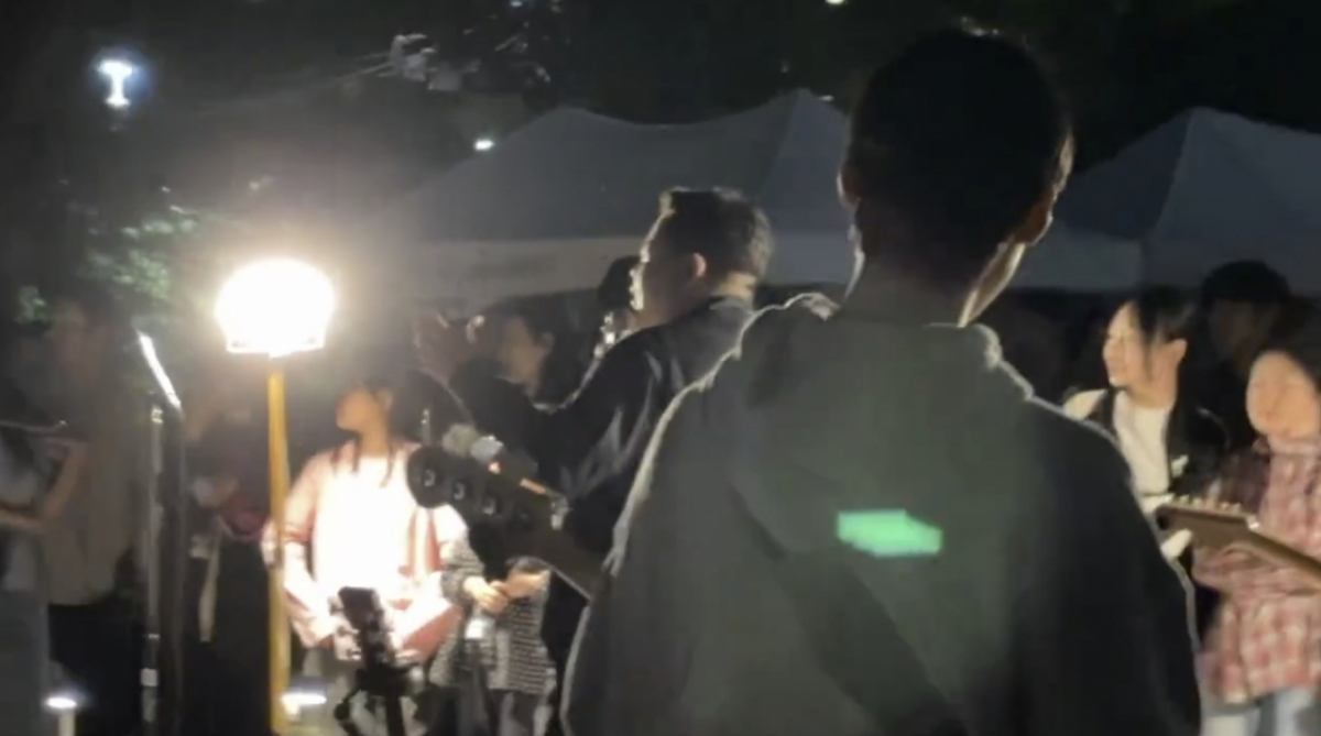 밴드 그리니치가 지난 24일 서울장애인인권영화제 관계자들에게 항의를 받고 있다. /사진=X(옛 트위터) 갈무리