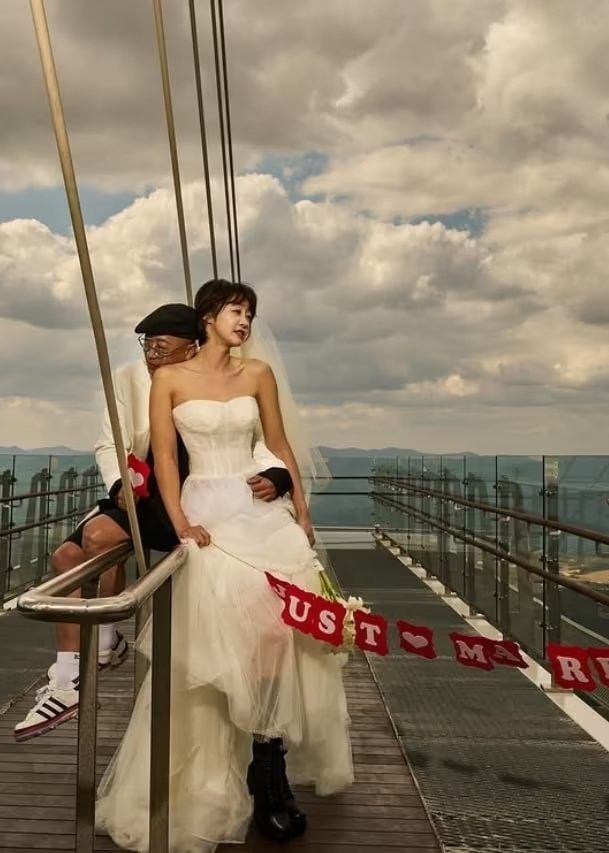 배우 최여진이 7세 연상 사업가 김재욱씨와 1일 결혼식을 올린다. /사진=최여진 SNS 갈무리