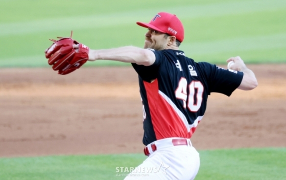 2025 신한 SOL Bank KBO리그 두산 베어스 대 KIA 타이거즈 경기가 4일 서울 잠실야구장에서 열렸다.  KIA 선발 네일이 역투하고 있다. /사진=김진경 대기자