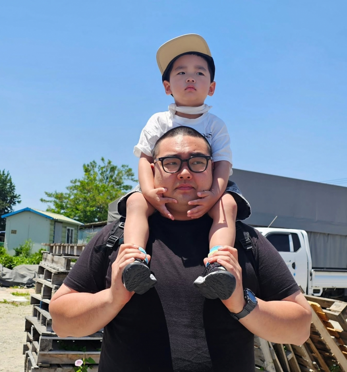 이경실 아들 손보승이 입대했다. 입영식을 찾아 아들을 배웅한 이경실은 퇴소식에도 참석할 계획이라고 밝혔다. /사진=인스타그램 갈무리