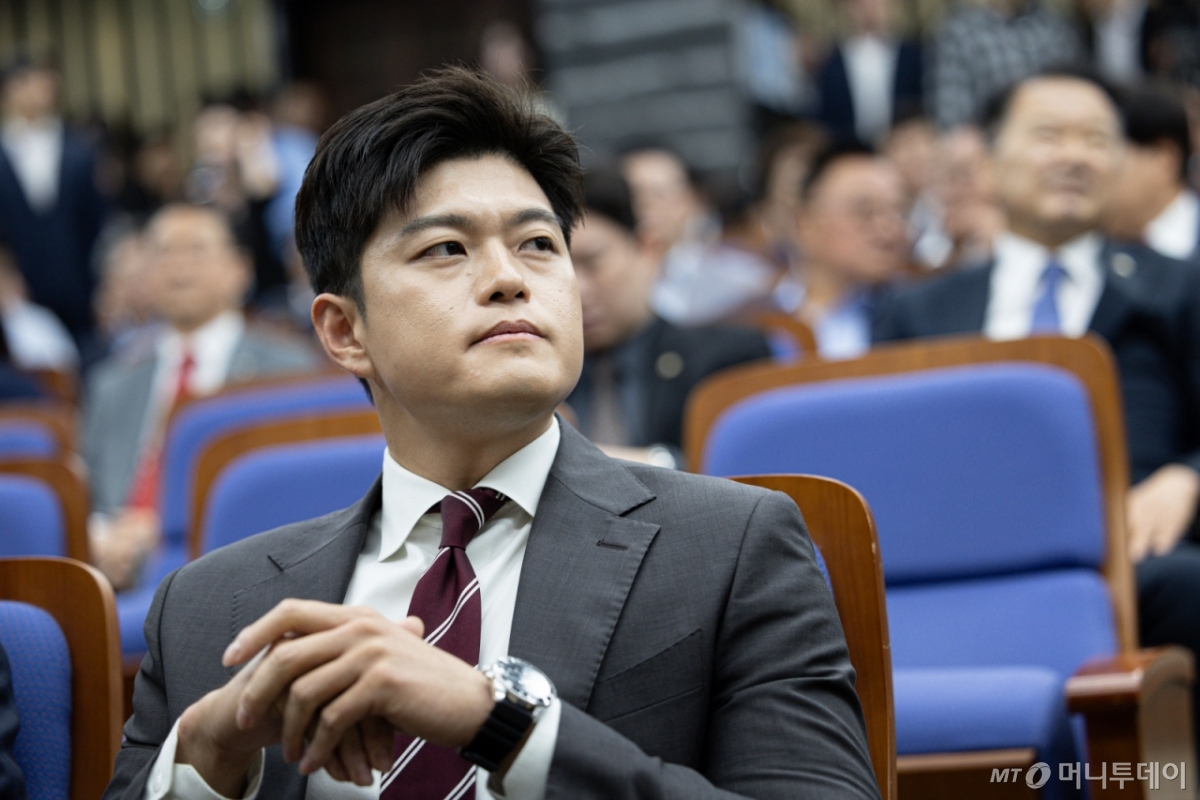 (서울=뉴스1) 이재명 기자 = 김용태 국민의힘 비상대책위원장이 5일 오전 서울 여의도 국회에서 열린 의원총회에서 생각에 잠겨 있다. 2025.6.5/뉴스1 Copyright © 뉴스1. All rights reserved. 무단 전재 및 재배포, AI학습 이용 금지. /사진=(서울=뉴스1) 이재명 기자