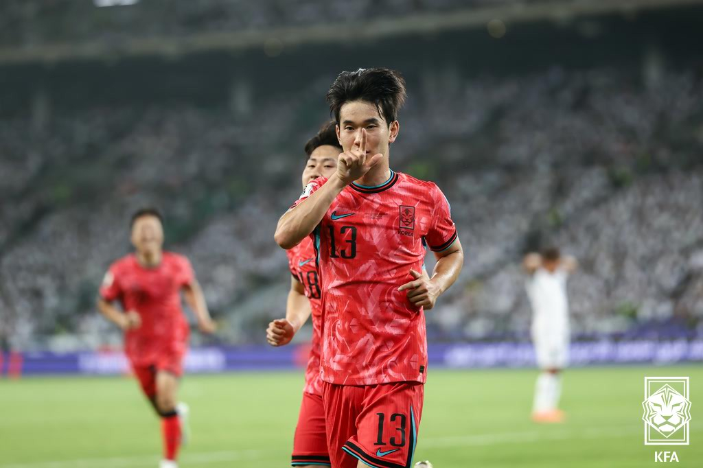 김진규가 6일(한국시간) 이라크 바스라 국제경기장에서 열린 이라크와의 2026 국제축구연맹(FIFA) 북중미 월드컵 아시아 3차 예선에서 골을 터뜨린 뒤 골 세리머니를 하고 있다. /사진=대한축구협회 제공