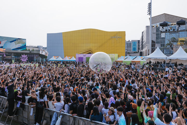 지난해 열린 '아시안 팝 페스티벌 2024' 현장. / 사진 = 파라다이스 문화재단 제공