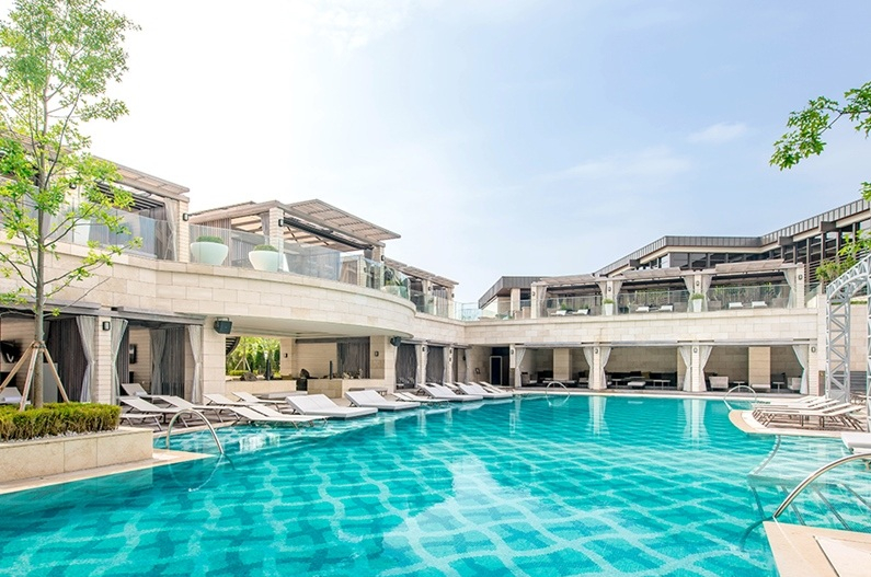 파라다이스시티의 '아웃도어 풀'. / 사진 = 파라다이스시티 제공