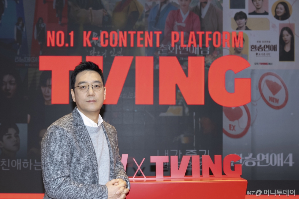 민선홍 티빙 콘텐츠 총괄이 10일 오전 서울 마포구 상암동 CJ ENM에서 진행된 'CJ ENM 콘텐츠 톡 2025' 행사에 참석해 인사말을 하고 있다. 이날 행사에는 윤상현 CJ ENM 대표이사, 미디어사업본부 채널사업부장 박상혁, 티빙 콘텐츠 총괄(CCO) 민선홍, 김륜희 CP, 김호준 CP, 이원형 CP, 정철민 PD, 김인하 PD가 참석해 2025년 CJ ENM(tvN/TVING)의 콘텐츠 전략, 주요 라인업 등을 소개했다. / 사진제공=CJ ENM /사진=김창현 chmt@