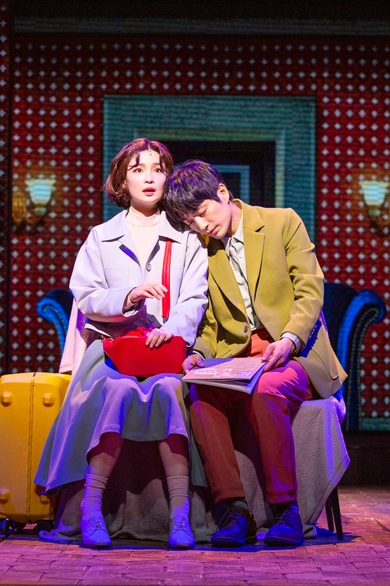 '어쩌면 해피엔딩' 2020년 한국 공연 장면.