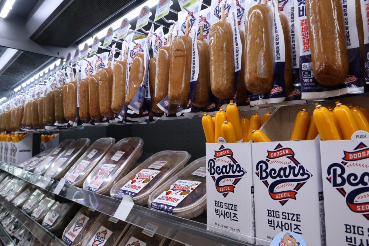 두산 베어스와 CU의 콜라보 팝업스토어 내부 모습. /사진=두산 베어스 제공