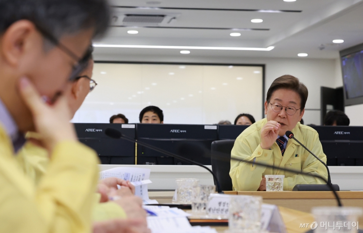 [서울=뉴시스] 최진석 기자 = 이재명 대통령이 12일 서울 서초구 한강홍수통제소에서 열린 수해(장마) 대비 현장 점검 회의에서 발언하고 있다. (대통령실통신사진기자단) 2025.06.12. myjs@newsis.com /사진=최진석