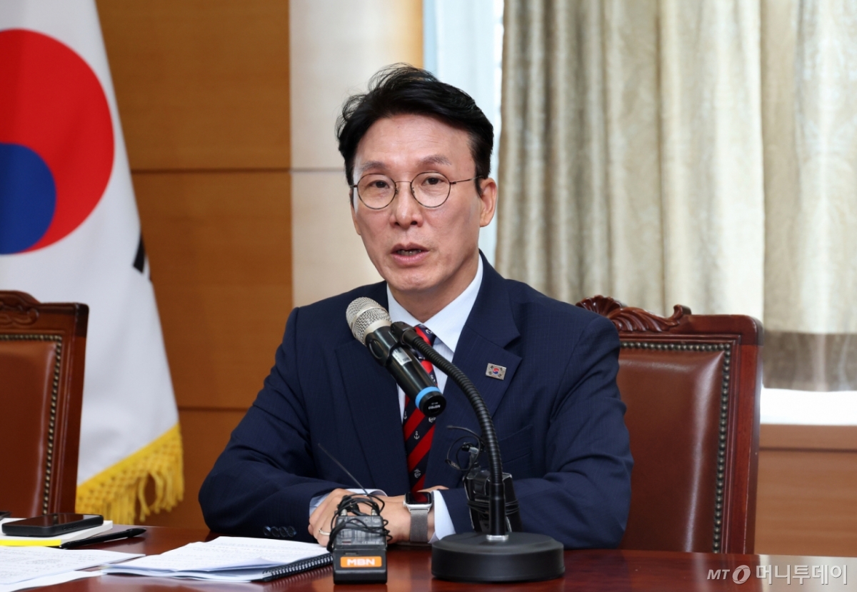 (서울=뉴스1) 임세영 기자 = 김민석 국무총리 후보자가 13일 서울 종로구 통의동 금융감독연수원에 마련된 청문회 준비단 사무실에서 열린 밥상물가 안정을 위한 경청 간담회에서 발언하고 있다.(공동취재) 2025.6.13/뉴스1  Copyright © 뉴스1. All rights reserved. 무단 전재 및 재배포,  AI학습 이용 금지. /사진=(서울=뉴스1) 임세영 기자